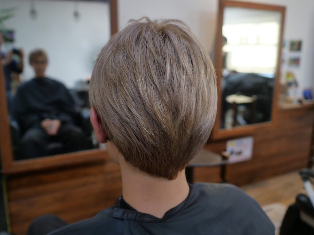 縮毛矯正ブリーチ→ミルクティー