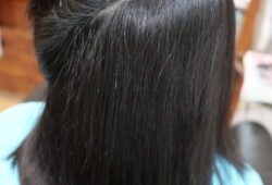 女子中学生の縮毛矯正　