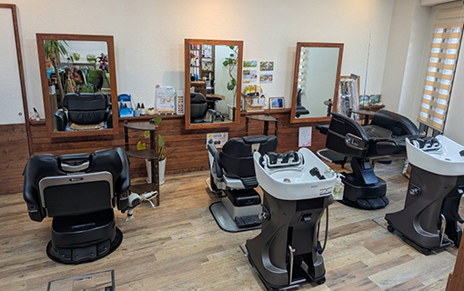 ヘアメイクファイン 店内の様子